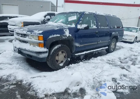 1999 Chevrolet Suburban 1500 Lt z USA, uszkodzony, nr VIN 3GNFK16R6XG185457